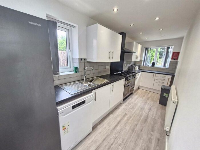 6 Bedroom Semi-Detached House To Rent In *£pppw Excl Bills* Peveril Road, Beeston, NG9