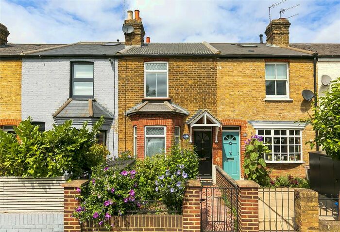 2 Bedroom Detached House To Rent In Lower Mortlake Road, Richmond, TW9