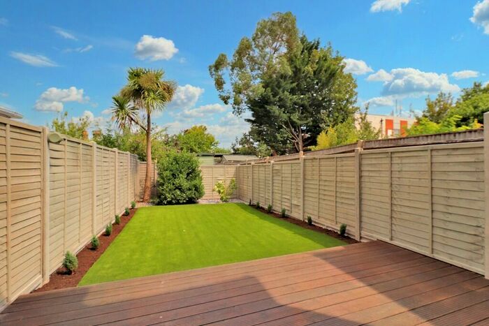 1 Bedroom Apartment To Rent In Radstock Road, Southampton, SO19