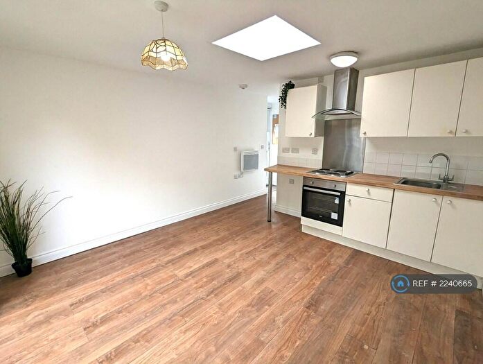 1 Bedroom Flat To Rent In Chelsea Mews, Bristol, BS5