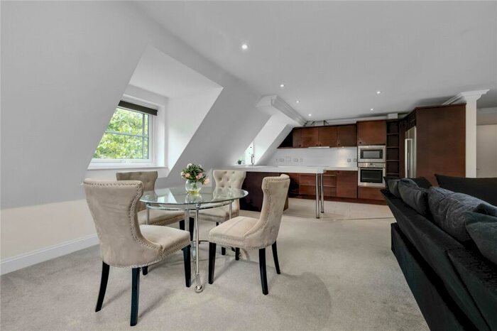 3 Bedroom Penthouse To Rent In Lakewood, Portsmouth Road, Esher, Surrey, KT10