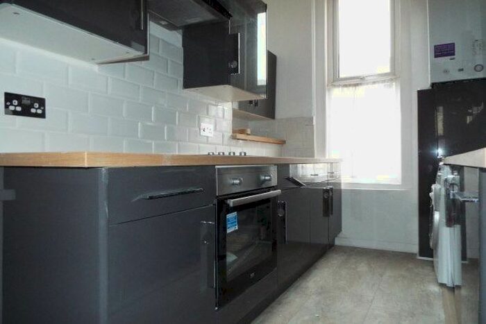 2 Bedroom Maisonette To Rent In Denzil Avenue, Southampton, SO14