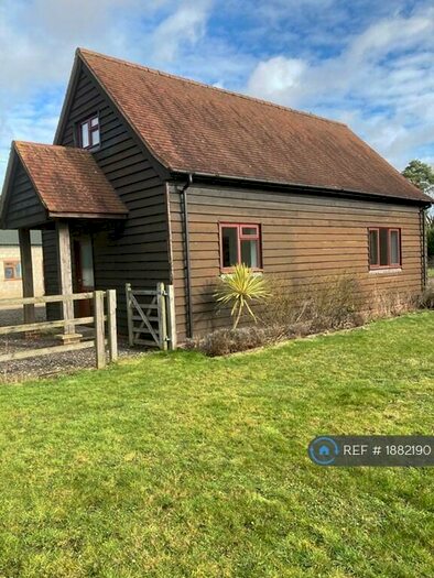 2 Bedroom Detached House To Rent In Harvest Hill, Buckinghamshire, SL8