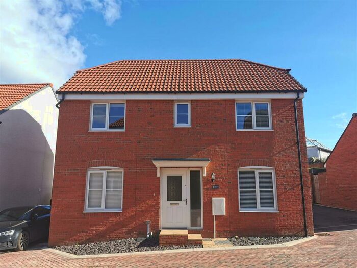 3 Bedroom Detached House For Sale In South View Pasture, Cranbrook, Exeter, EX5