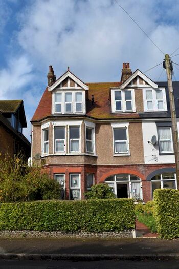 2 Bedroom Flat To Rent In Cornwall Gardens, Cliftonville, CT9