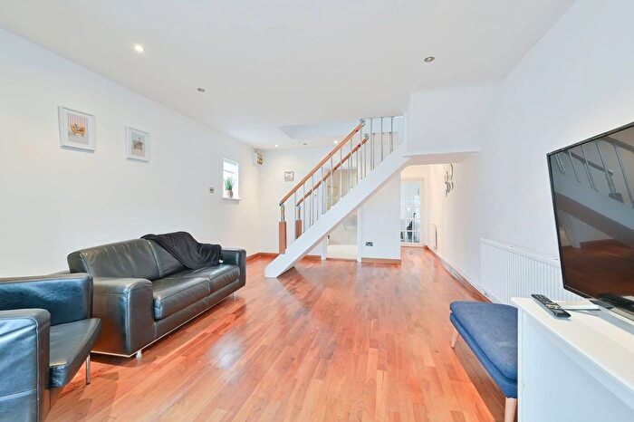 2 Bedroom End Terrace House To Rent In Lea Crescent, Ruislip Gardens, Ruislip, HA4