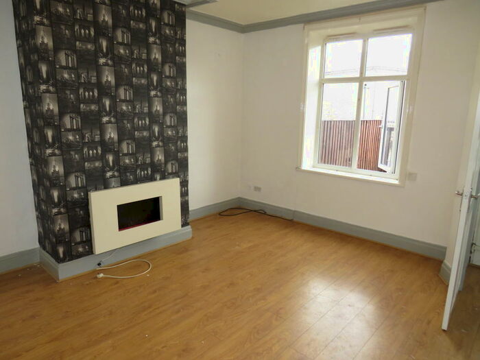 2 Bedroom House To Rent In Masonic Street, Halifax, HX1