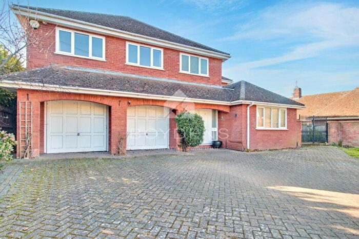 5 Bedroom Terraced House To Rent In Glen Avenue, Colchester, Essex, CO3