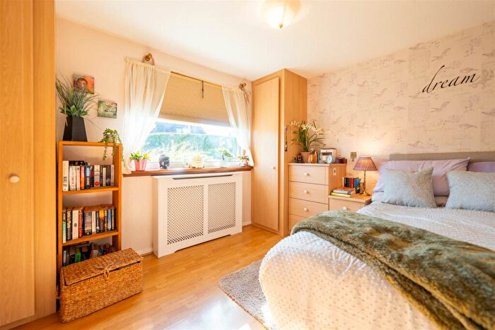 2 Bedroom Bungalow For Sale In Gagiebank, Wellbank, Dundee, DD5