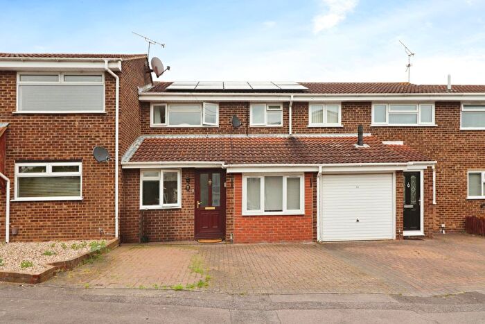 3 Bedroom Terraced House For Sale In Foxglove Way, Chelmsford, CM1
