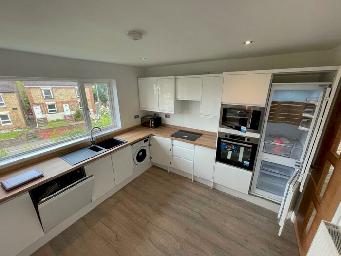 3 Bedroom Apartment To Rent In Lawford Road, Rugby, CV21