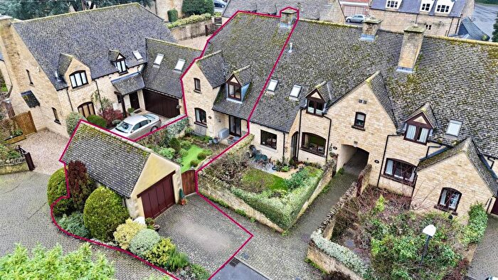 3 Bedroom End Of Terrace House For Sale In Cidermill Orchard, Weston-Subedge, GL55