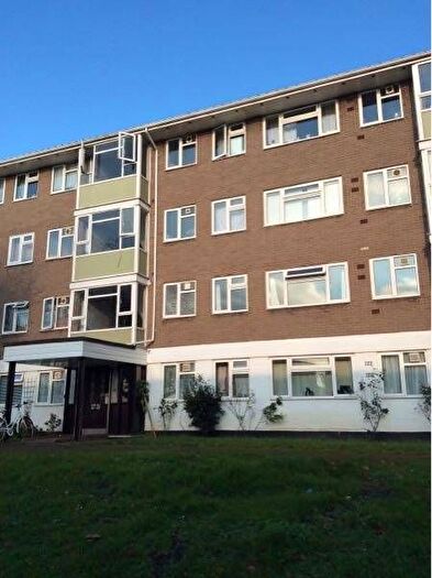 2 Bedroom Flat To Rent In Southfield Park, Oxford, OX4