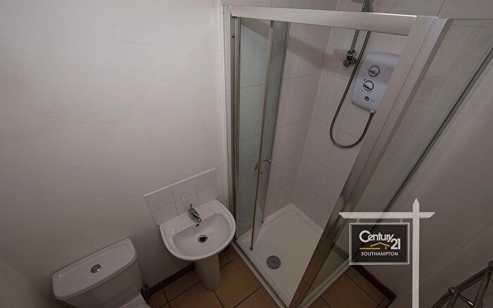 3 Bedroom Flat To Rent In |Ref: |, Hazeleigh Avenue, Southampton, SO19