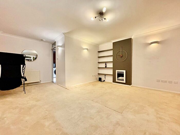 2 Bedroom Apartment To Rent In Grange Gardens, Ware, SG12