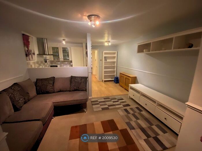 1 Bedroom Flat To Rent In London, London, W3