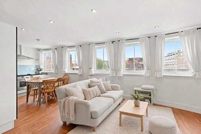 2 Bedroom Flat To Rent In Icon Building, Battersea High Street, SW11
