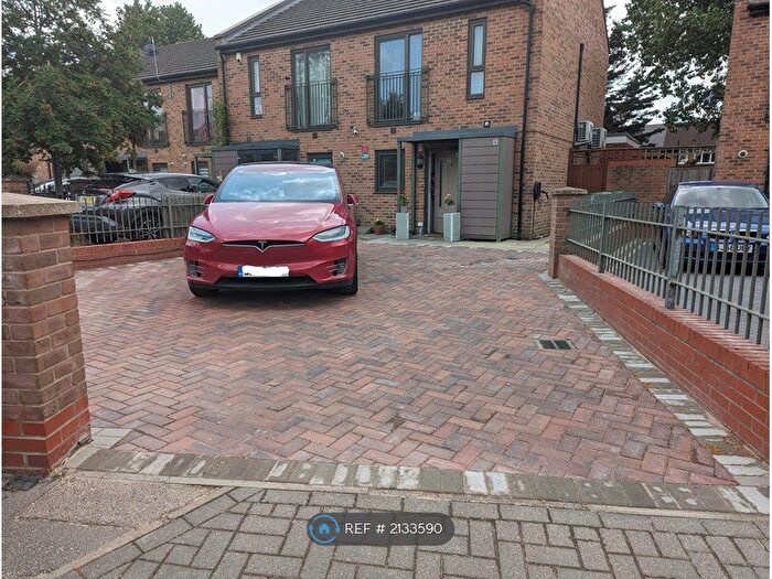 3 Bedroom Semi-Detached House To Rent In Ager Avenue, Dagenham, RM8