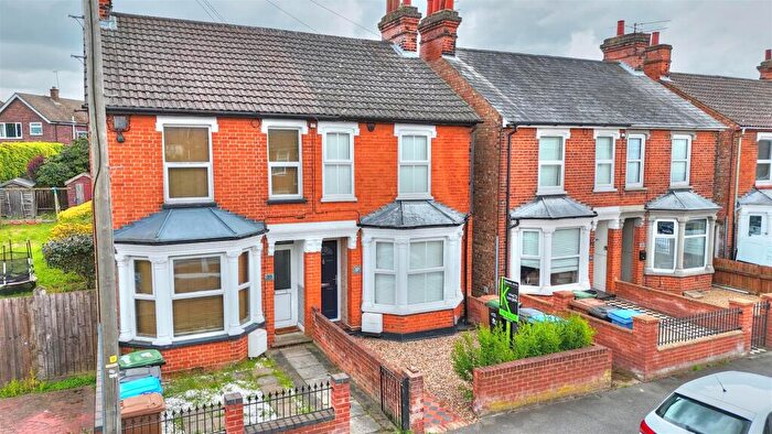 3 Bedroom Semi-Detached House For Sale In Henslow Road, Ipswich, IP4