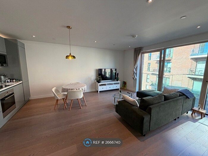 1 Bedroom Flat To Rent In New Paragon Walk, London, SE17