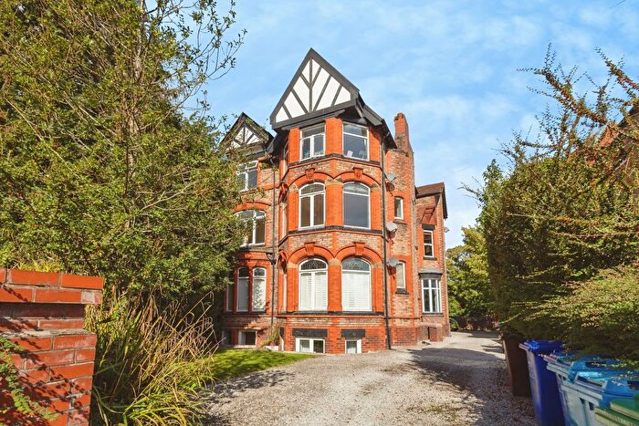 2 Bedroom Flat For Sale In Lapwing Lane, Didsbury, Manchester, Greater Manchester, M20