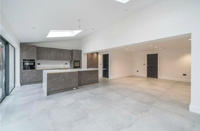6 Bedroom Detached House To Rent In Wyatts Road, Chroleywood, Rickmansworth, Hertfordshire, WD3