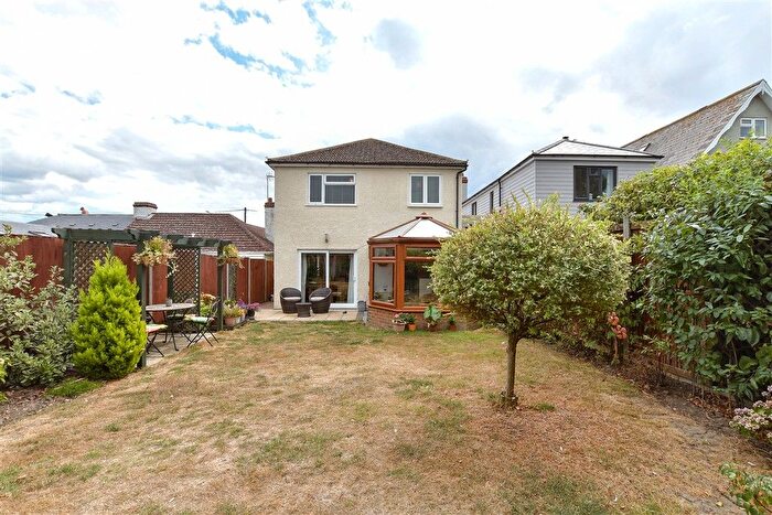 5 Bedroom Link Detached House For Sale In St. Swithin's Road, Whitstable, Kent, CT5