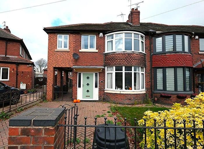 4 Bedroom Semi Detached House For Sale In Roundwood Grove, Rawmarsh, Rotherham, S62