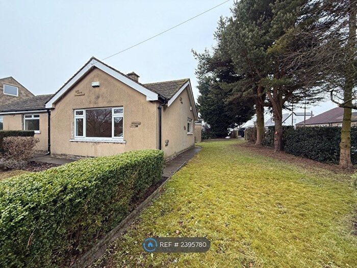 3 Bedroom Bungalow To Rent In Rooley Crescent, Bradford, BD6