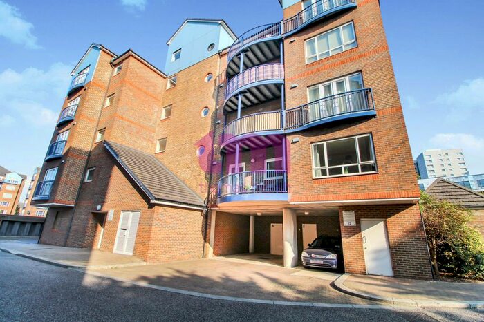 2 Bedroom Flat To Rent In Anchor Court, Argent Street, Grays, RM17