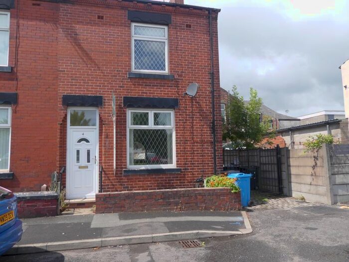 3 Bedroom Terraced House To Rent In Eastway, Shaw, Oldham, OL2