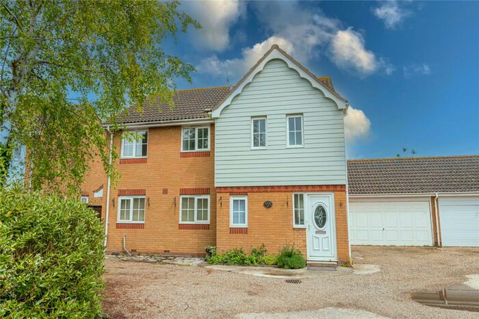 4 Bedroom Detached House To Rent In North Street, Great Wakering, Southend-on-Sea, Essex, SS3
