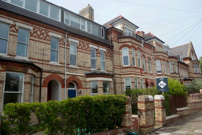 2 Bedroom Flat To Rent In Church Road, Penarth CF64