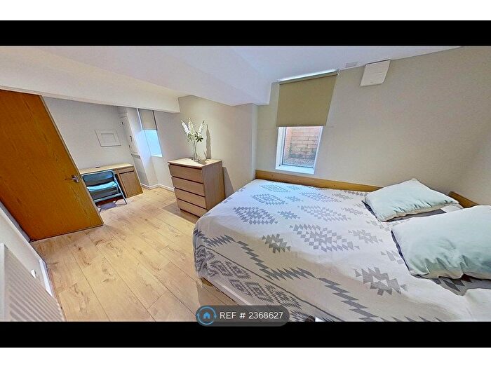 4 Bedroom Terraced House To Rent In Beechwood Terrace, Leeds, LS4