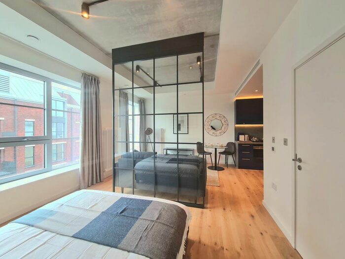 Studio To Rent In Goodluck Hope Walk, London, E14