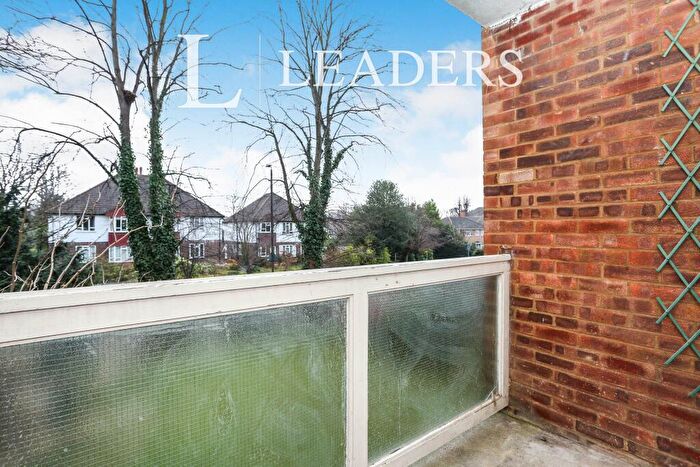 2 Bedroom Flat To Rent In Albemarle Road, Beckenham, BR3