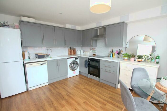 3 Bedroom Maisonette To Rent In Madehurst Close, Brighton, BN2