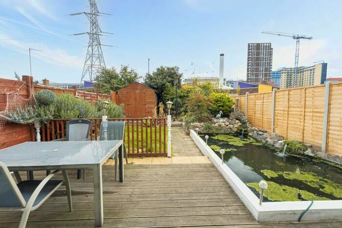 3 Bedroom Terraced House To Rent In Murray Square, Custom House, E16