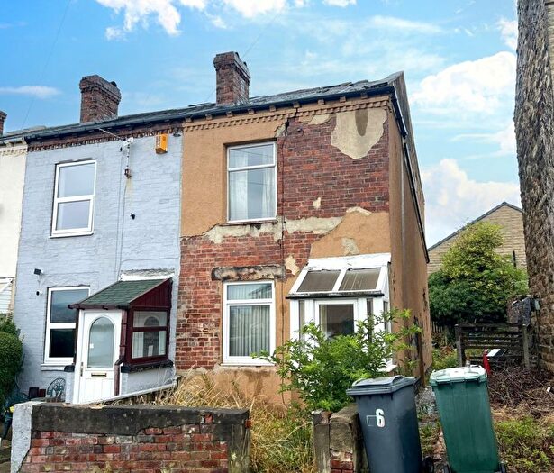 2 Bedroom End Terrace House For Sale In School Street, Chickenley, Dewsbury, WF12