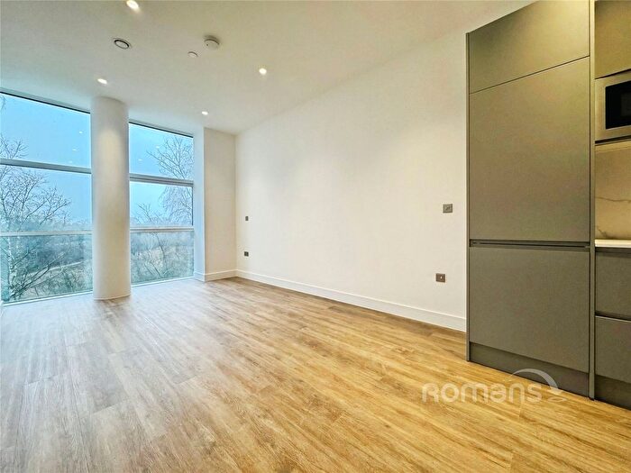 2 Bedroom Parking To Rent In Roop House, Waterfront, Fleet, GU51