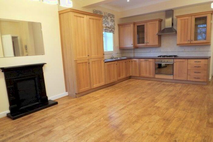 2 Bedroom Flat To Rent In Wesleyan Court, Lincoln, LN2