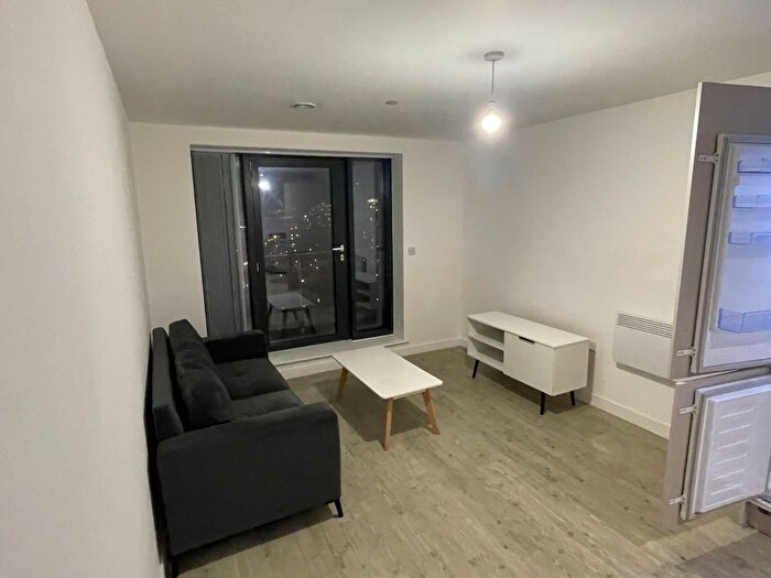 2 Bedroom Flat To Rent In Furness Quay, Salford, M50