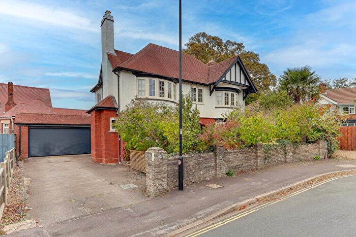 4 Bedroom Detached House For Sale In Beechworth Road, Havant, PO9