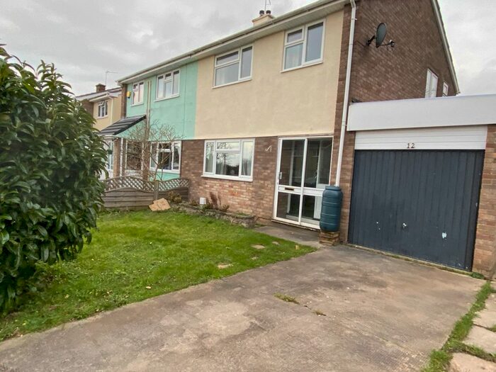 3 Bedroom Semi-Detached House To Rent In Stonewell Drive, Congresbury, BS49