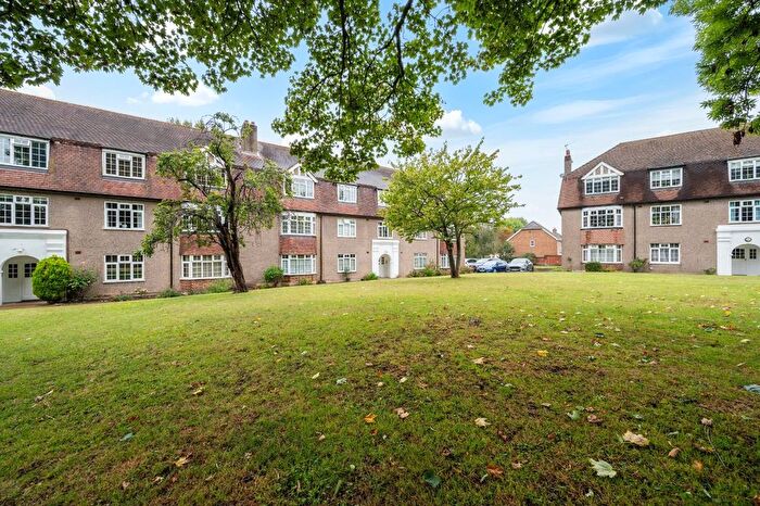 2 Bedroom Flat For Sale In Grange Mansions, Kingston Road, Ewell Village, KT17
