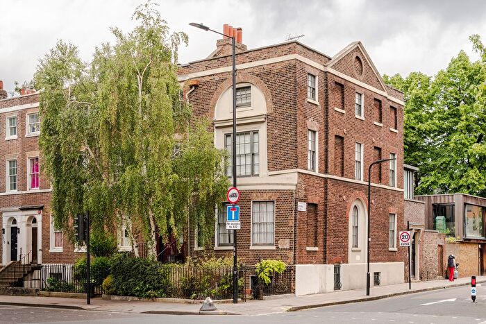 1 Bedroom Flat For Sale In Mare Street, London, E8