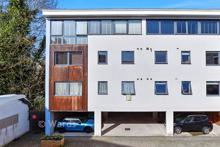 2 Bedroom Apartment For Sale In Clifford Way, Maidstone, Kent, ME16