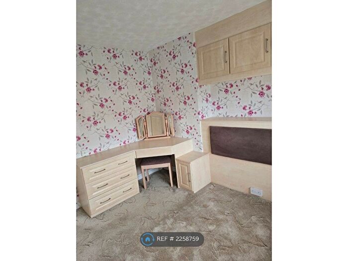 2 Bedroom End Of Terrace House To Rent In Hill Crescent, Gainsborough, DN21