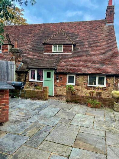 2 Bedroom Cottage To Rent In London Road, Riverhead, Sevenoaks, TN13