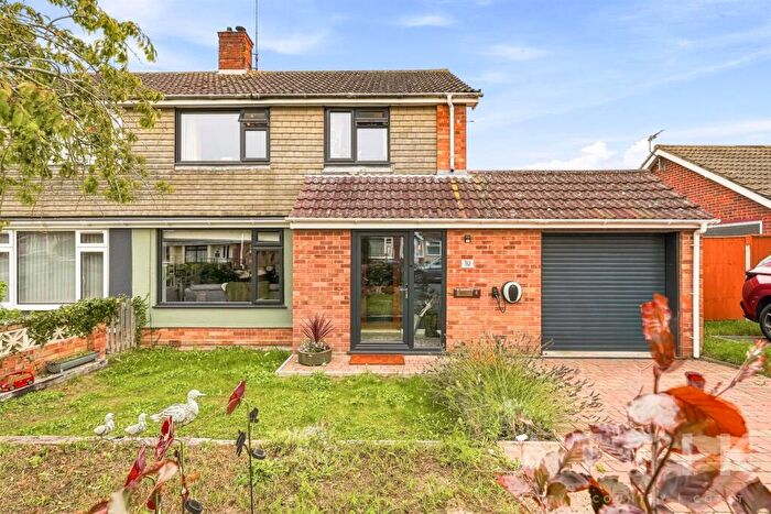 3 Bedroom Semi Detached House For Sale In Oak Way, Halesworth, IP19